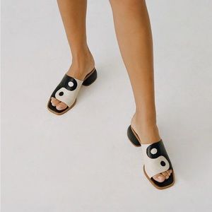 Paloma Wool Yin-Yang leather sandals